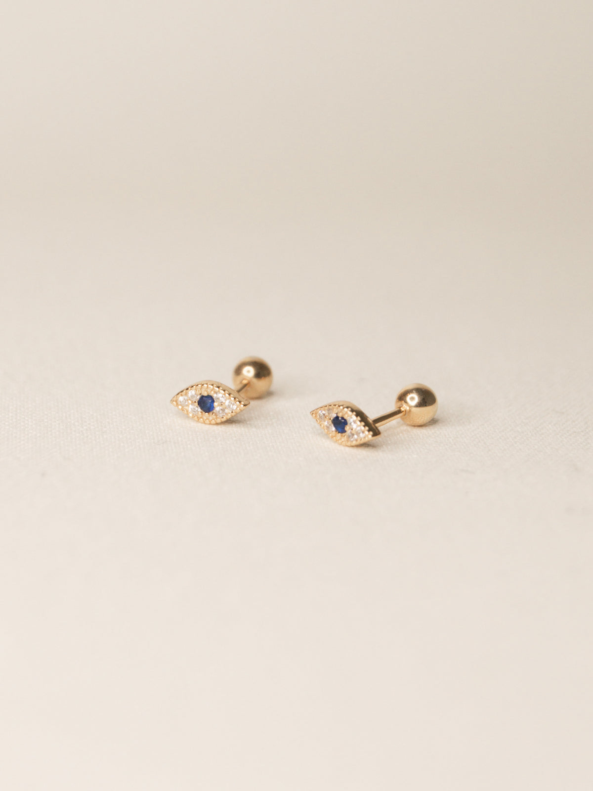 Fascinum petite studs